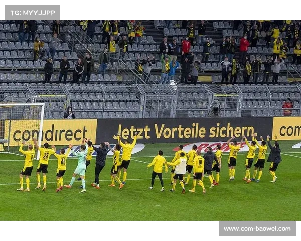 多特大巴因威斯特法伦礼堂演唱会交通拥堵,比赛推迟15分钟开始